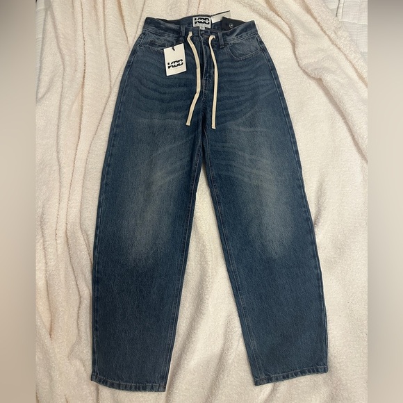 NWT KBB by KAHLANA Women's Mid-Rise Barrel Leg 'The Lynnox Jean' - Dark Wash - 4 - Picture 4 of 9